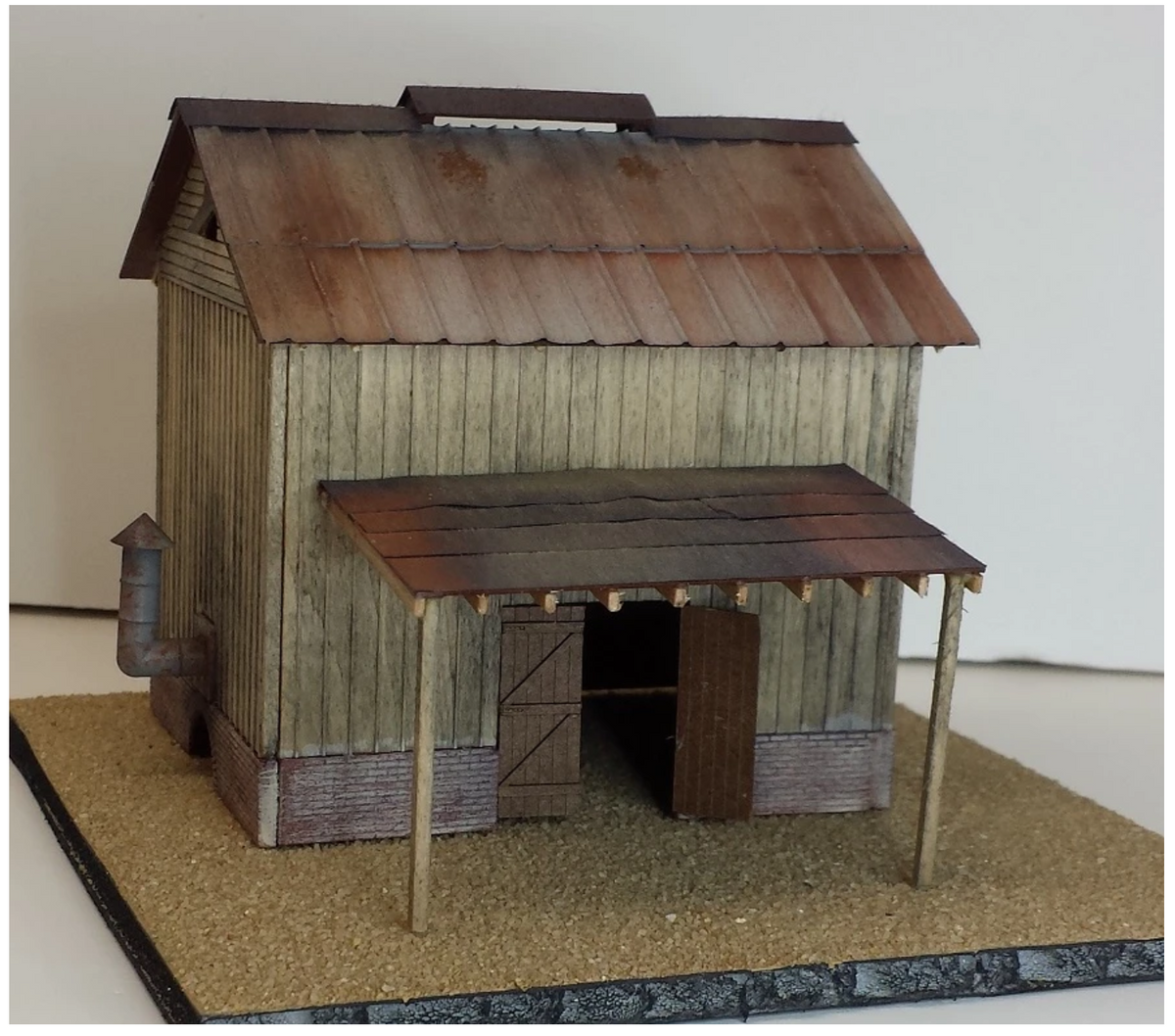 Rail Scale Models RSM 1135 N Scale - The Tobacco Barn Craftsman Kit