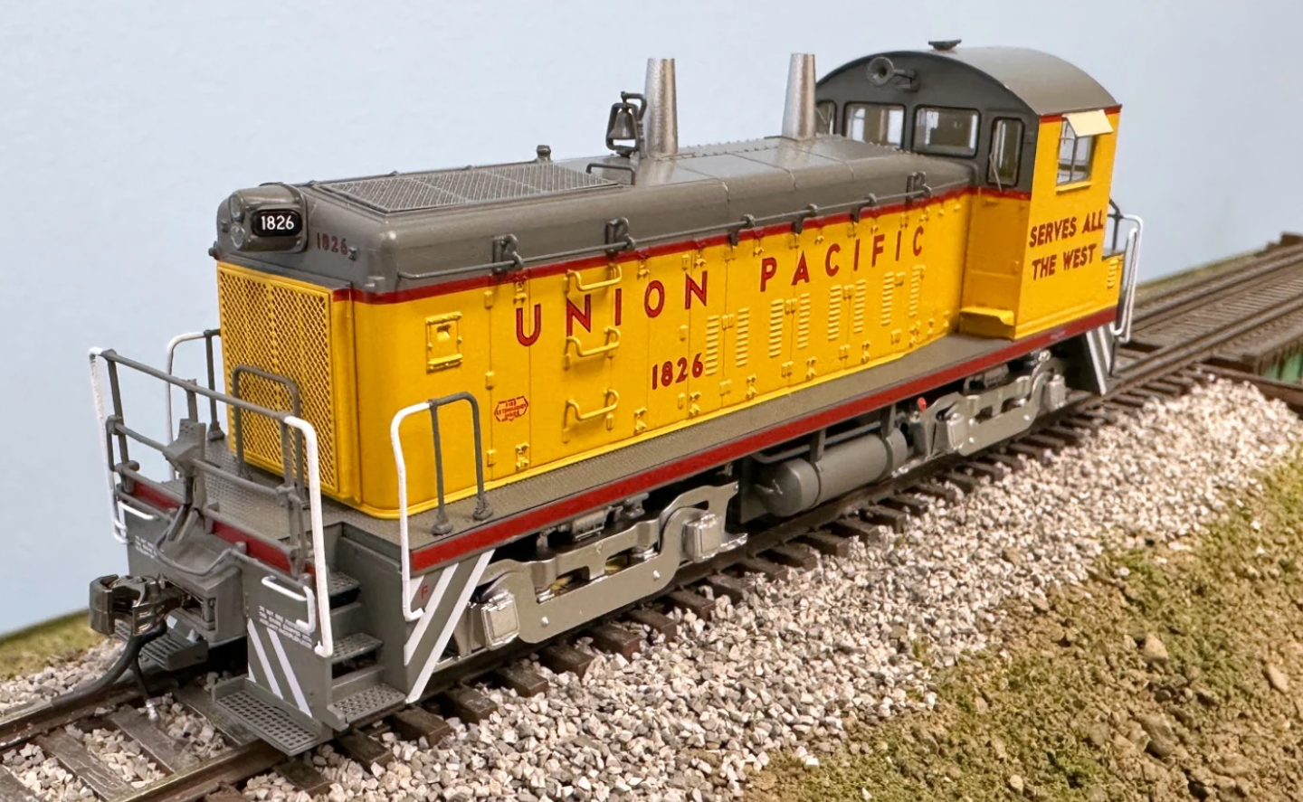 Rapido SW9 27594 (DC/DCC/Sound) Union Pacific #1826 HO Scale