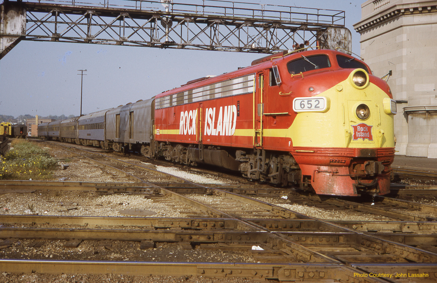 Rapido E8A 25593 (DC/DCC/Sound) Rock Island #658 HO Scale