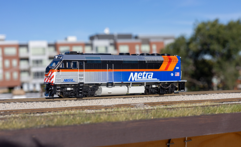Rapido F40PHM-2 Metra #206 (Fade Scheme) DCC Lok Sound HO Scale