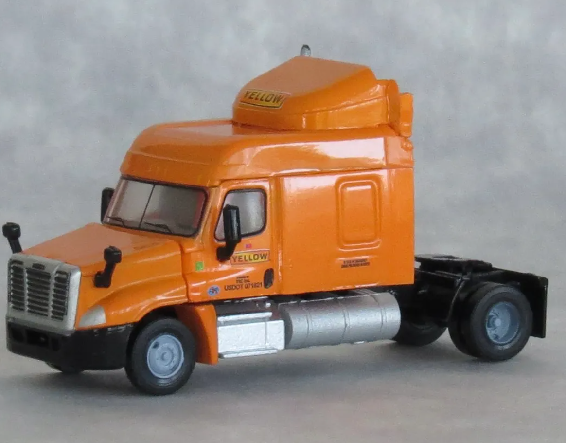 Trainworx 42585-02 N Scale - Semi Tractor Freightliner Cascadia Yellow