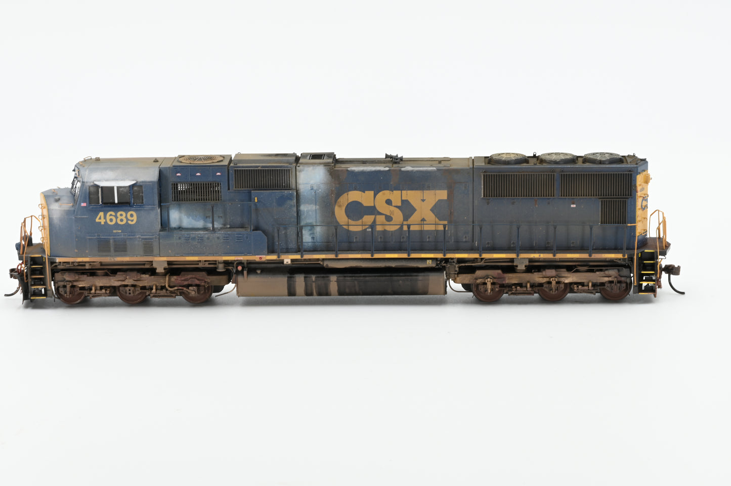 Athearn Genesis Weathered SD70M DCC Tsunami2 HO Scale CSX #4689