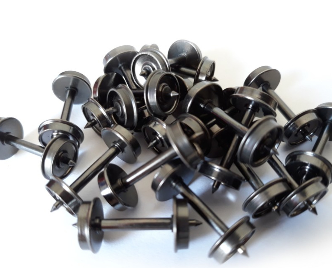 Intermountain IRC 40056, HO 36" Metal Insulated Wheelsets, .110 in Tread Width, 100 Axle Bulk Pack