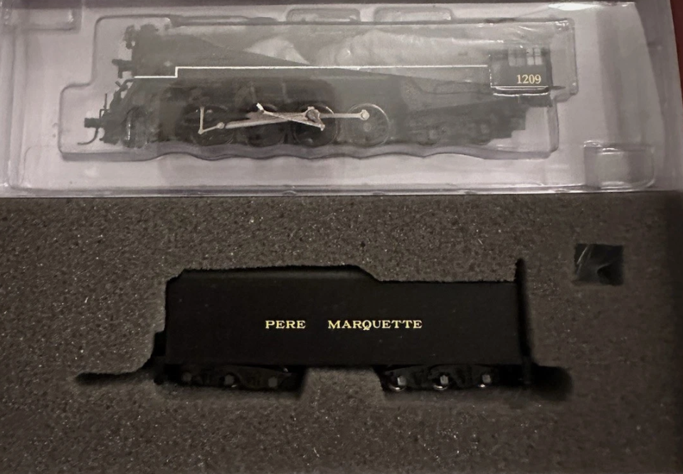 Life Like 7468 N Scale 2-8-4 Berkshire Steam Engine DC/Silent Pere Marquette #1209