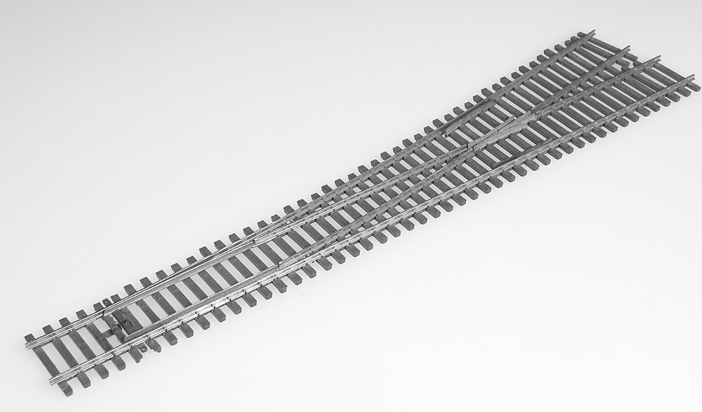Micro Engineering 14-806 HO Scale Turnout Code 70, #6 Frog, Righthand