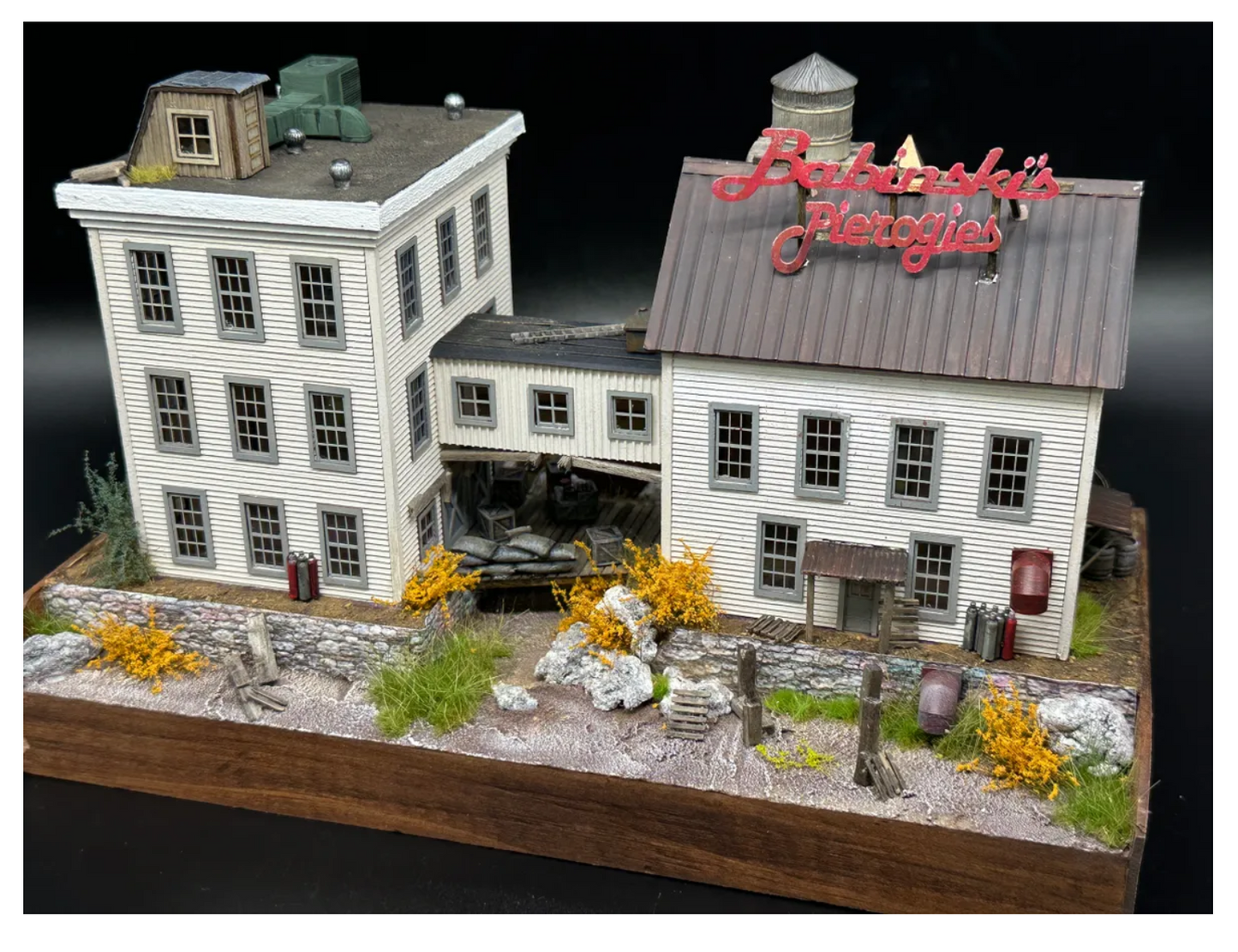 Mudd Creek Models - Babinski's Pierogies HO Scale