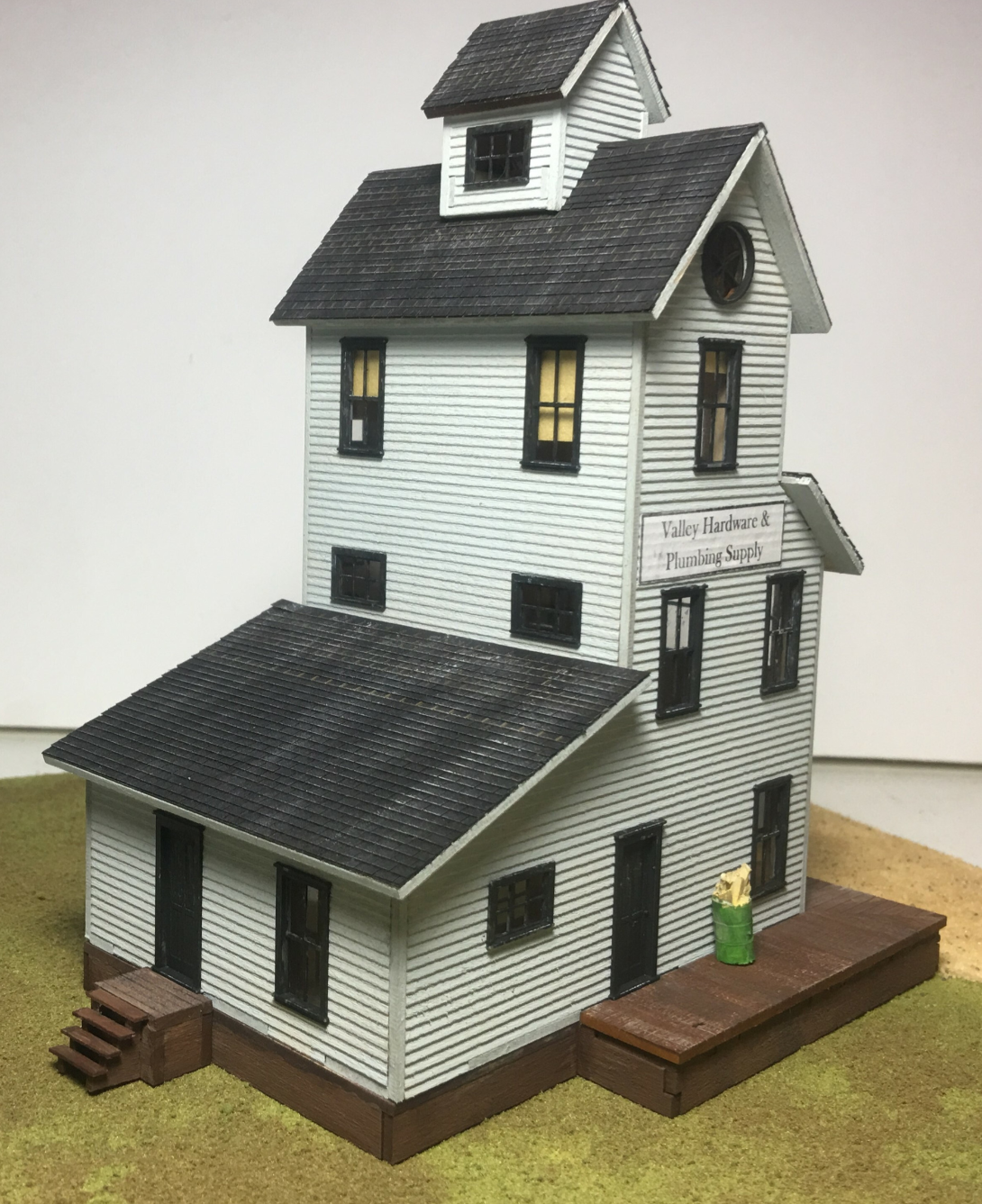 Motrak Models 83400 - Valley Hardware Supply - HO Scale Kit